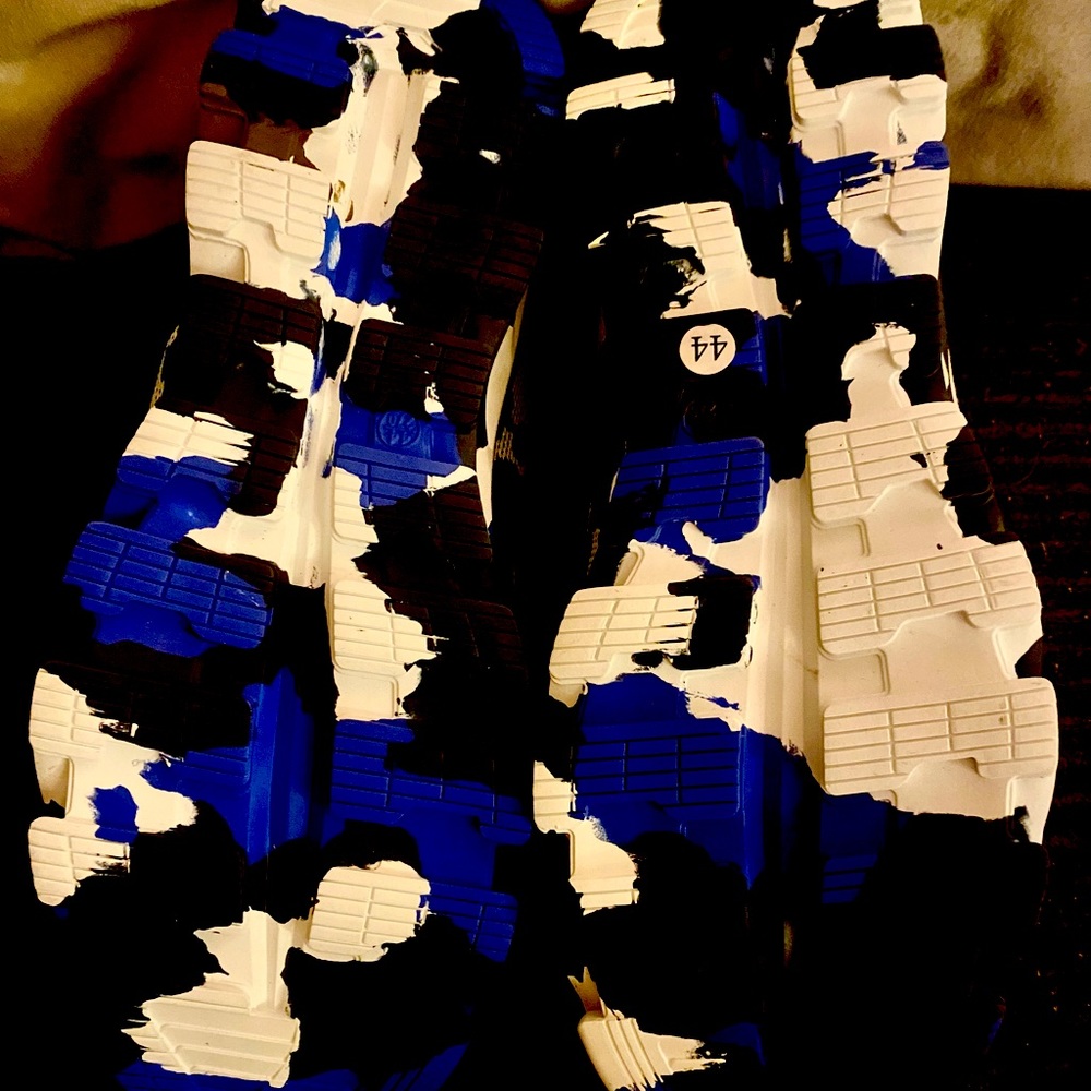 Muou Athletic shoes